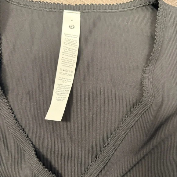 Lululemon Nulu Black Wrap Heart - Picture 4 of 6